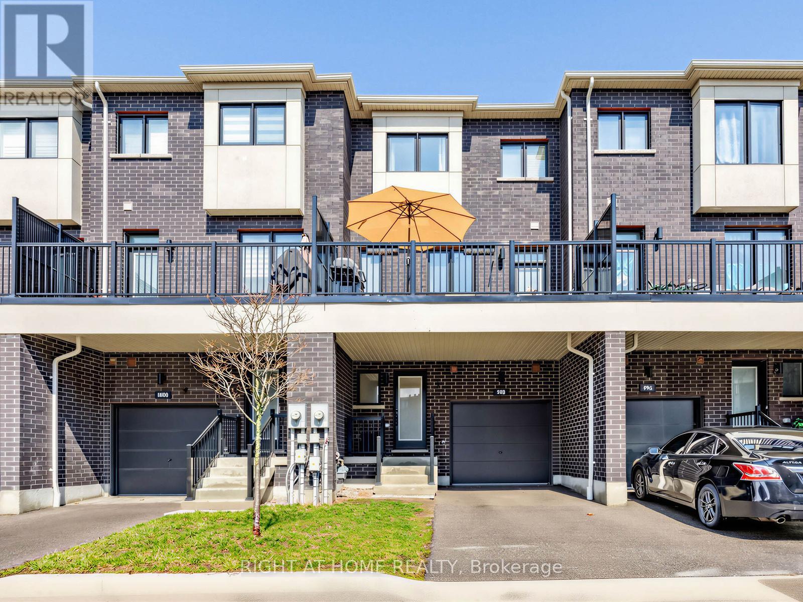 998 Kicking Horse Path, Oshawa, Ontario  L1J 0B4 - Photo 2 - E13005366