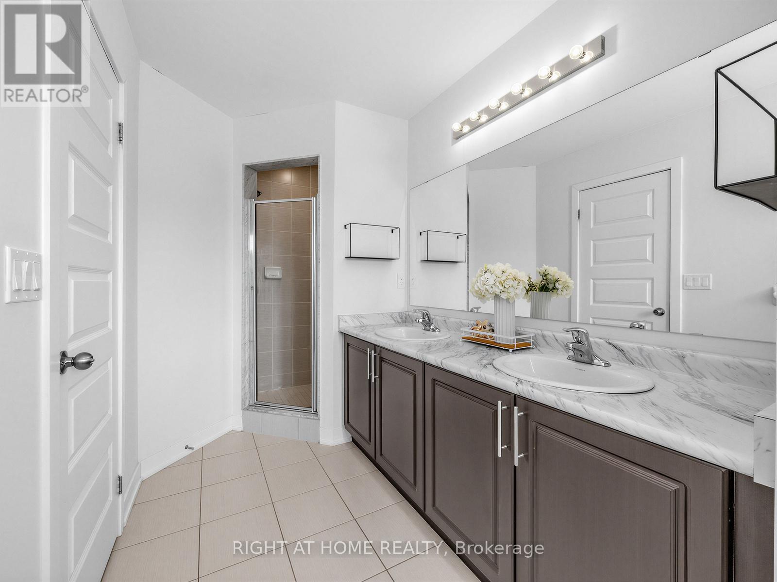 998 Kicking Horse Path, Oshawa, Ontario  L1J 0B4 - Photo 25 - E13005366