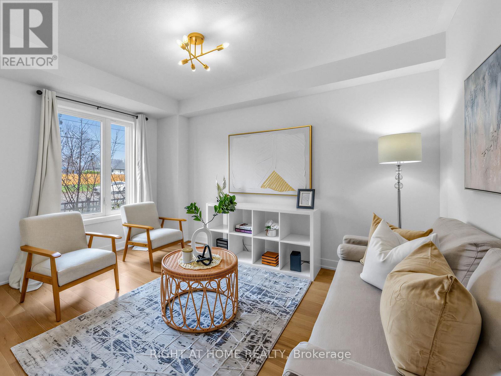 998 Kicking Horse Path, Oshawa, Ontario  L1J 0B4 - Photo 4 - E13005366