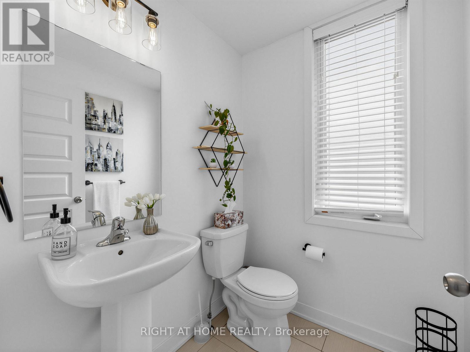 998 Kicking Horse Path, Oshawa, Ontario  L1J 0B4 - Photo 9 - E13005366