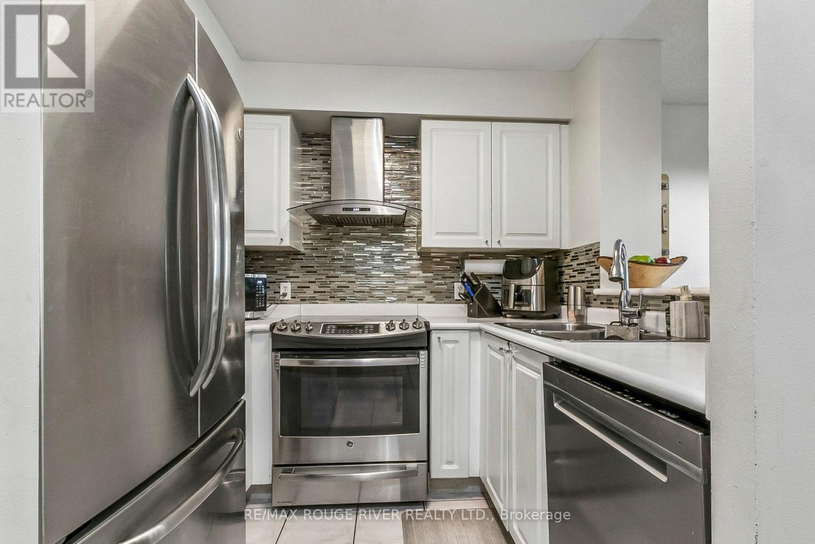 1203 - 11 Lee Centre Drive, Toronto, Ontario  M1H 3J5 - Photo 10 - E13005370