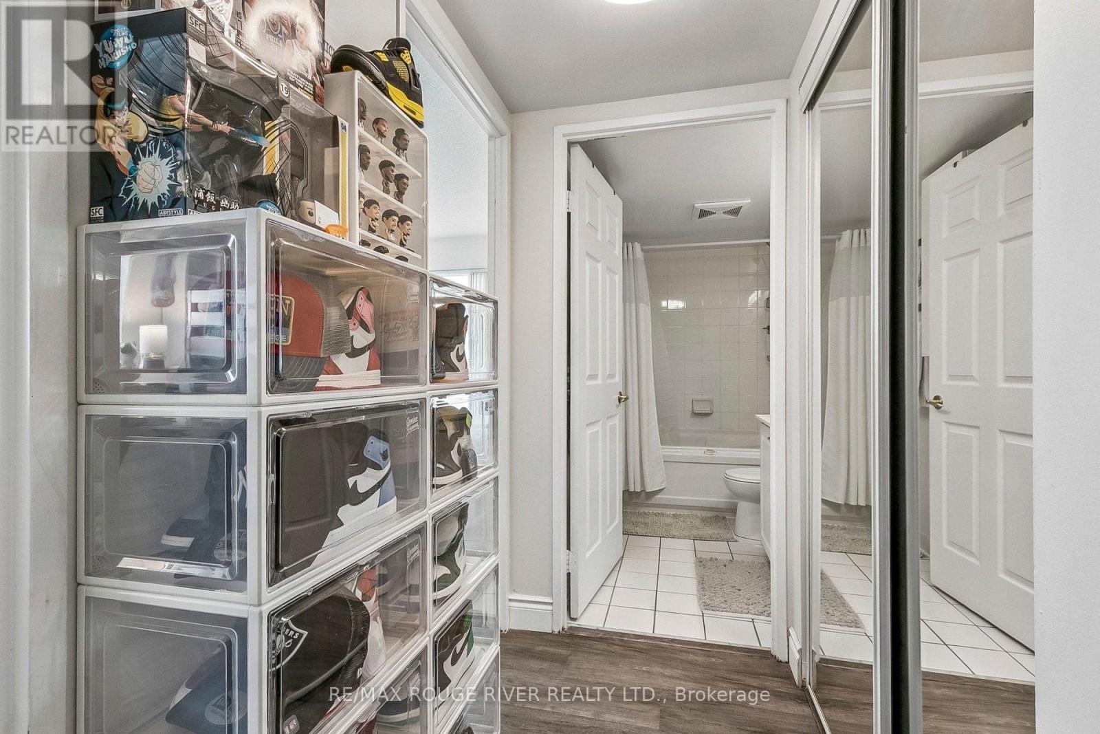 1203 - 11 Lee Centre Drive, Toronto, Ontario  M1H 3J5 - Photo 6 - E13005370