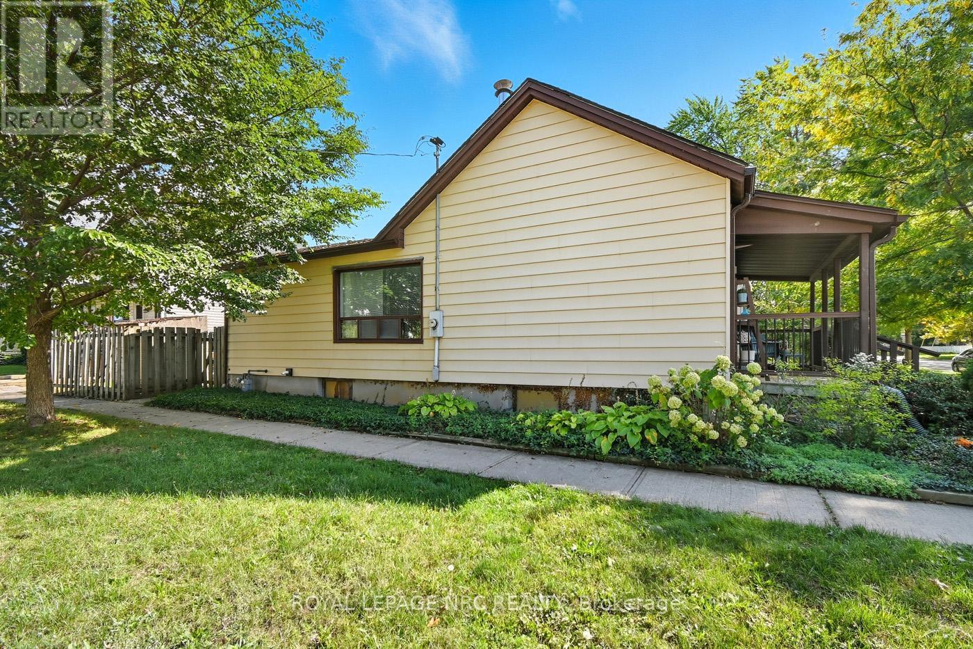 52 Wiley Street, St. Catharines, Ontario  L2R 4G2 - Photo 4 - X13005262