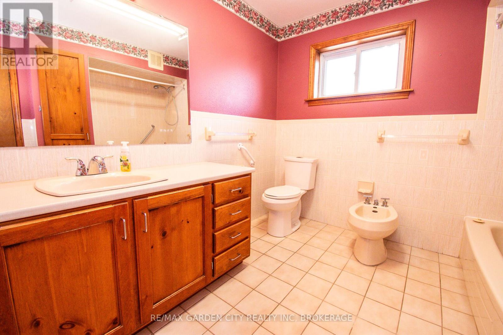 86 Griffith Street, Welland, Ontario  L3B 4G4 - Photo 28 - X13005410