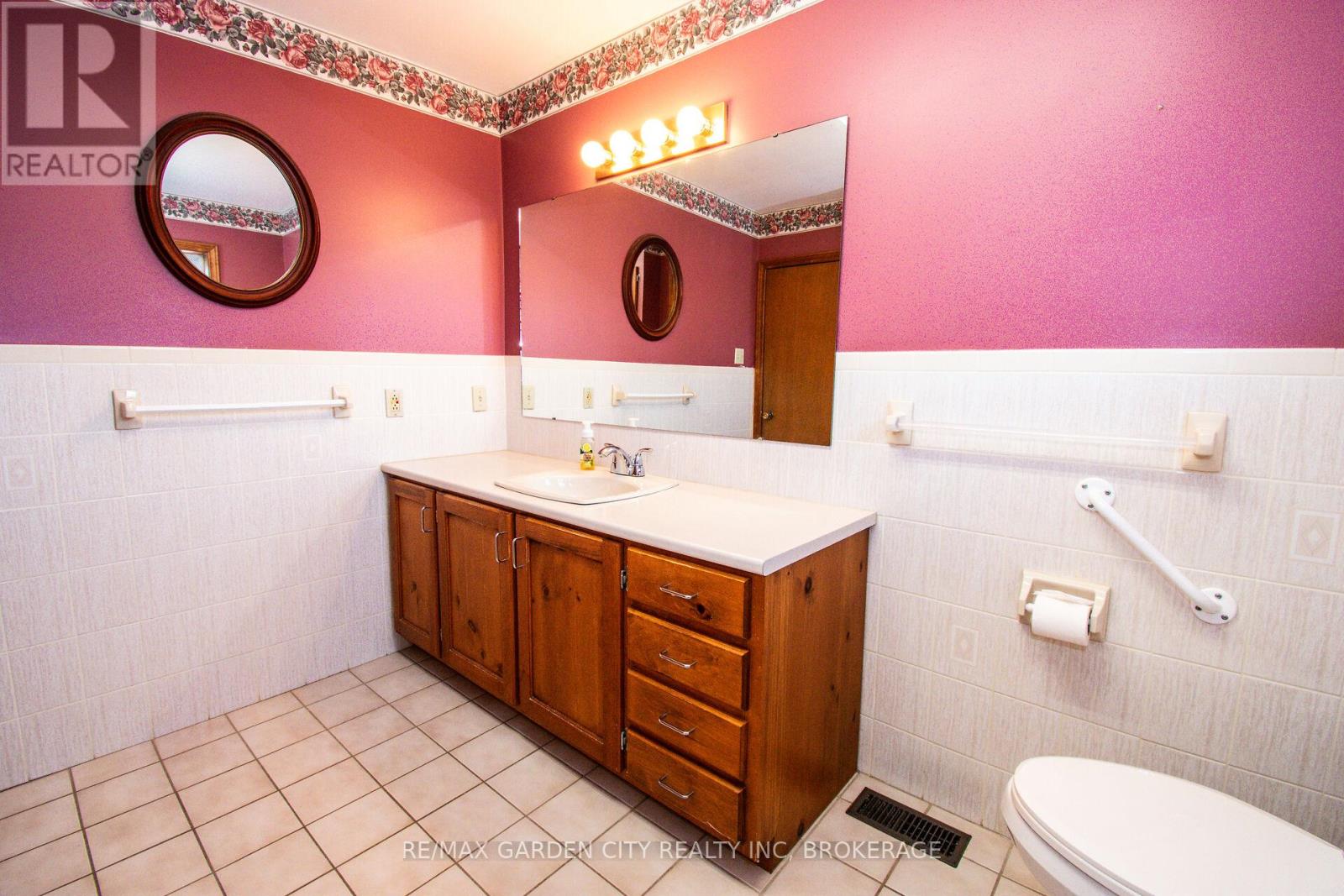 86 Griffith Street, Welland, Ontario  L3B 4G4 - Photo 31 - X13005410