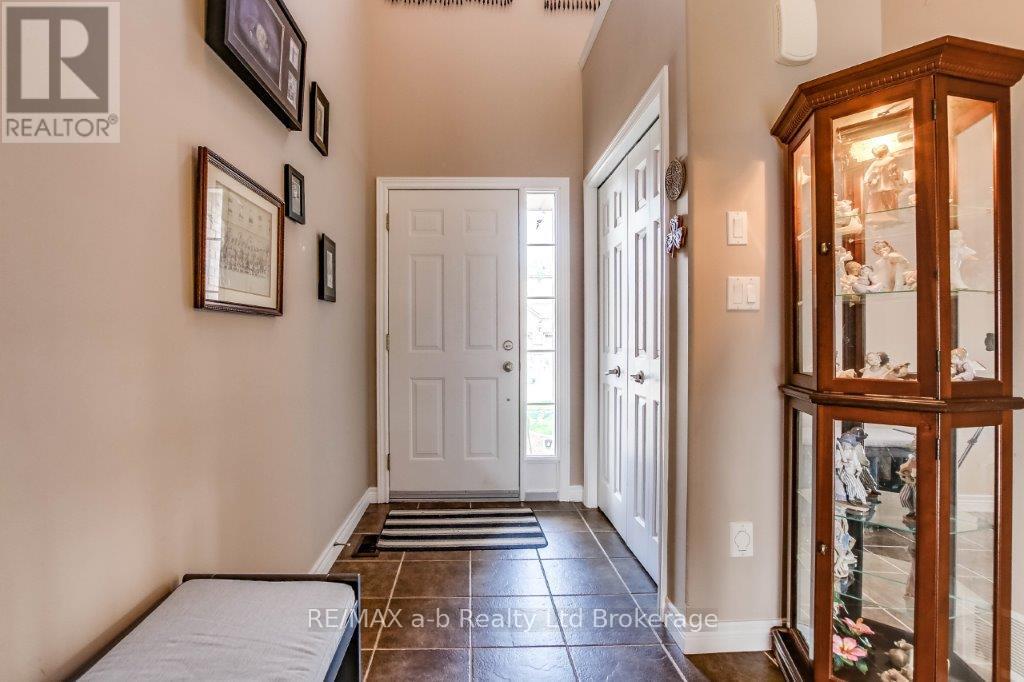 717 Garden Court Crescent, Woodstock, Ontario  N4T 0A2 - Photo 3 - X13005388