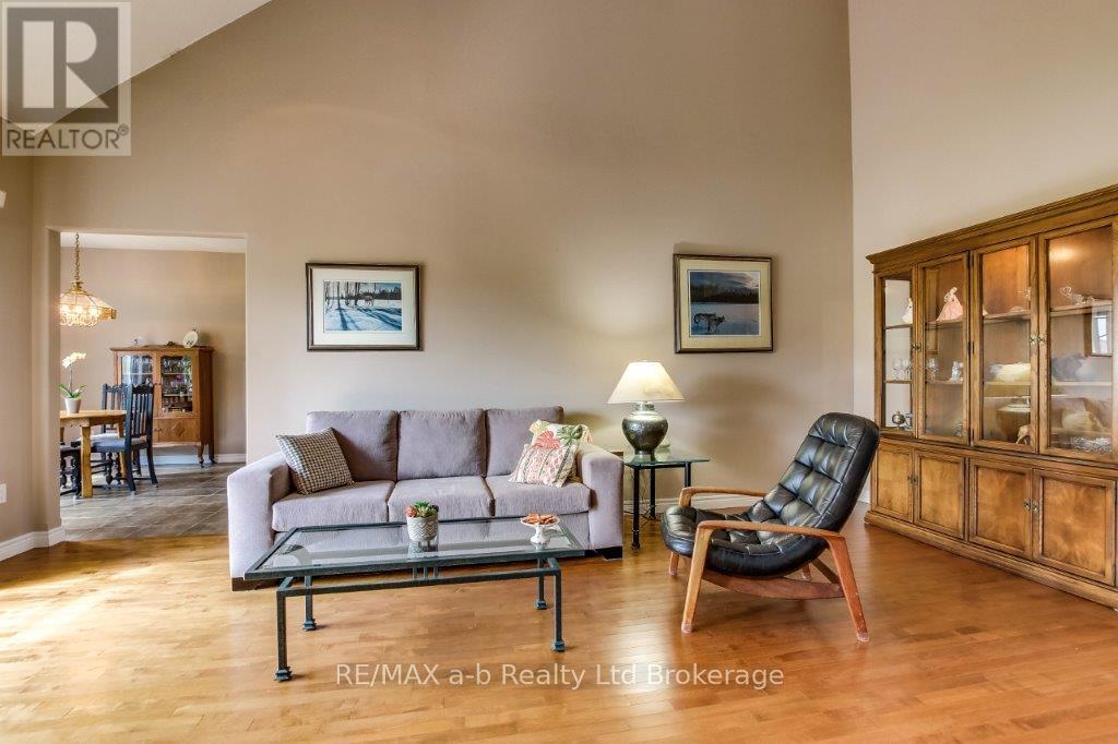 717 Garden Court Crescent, Woodstock, Ontario  N4T 0A2 - Photo 6 - X13005388