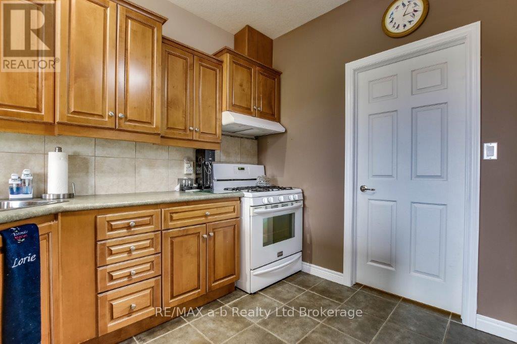 717 Garden Court Crescent, Woodstock, Ontario  N4T 0A2 - Photo 9 - X13005388