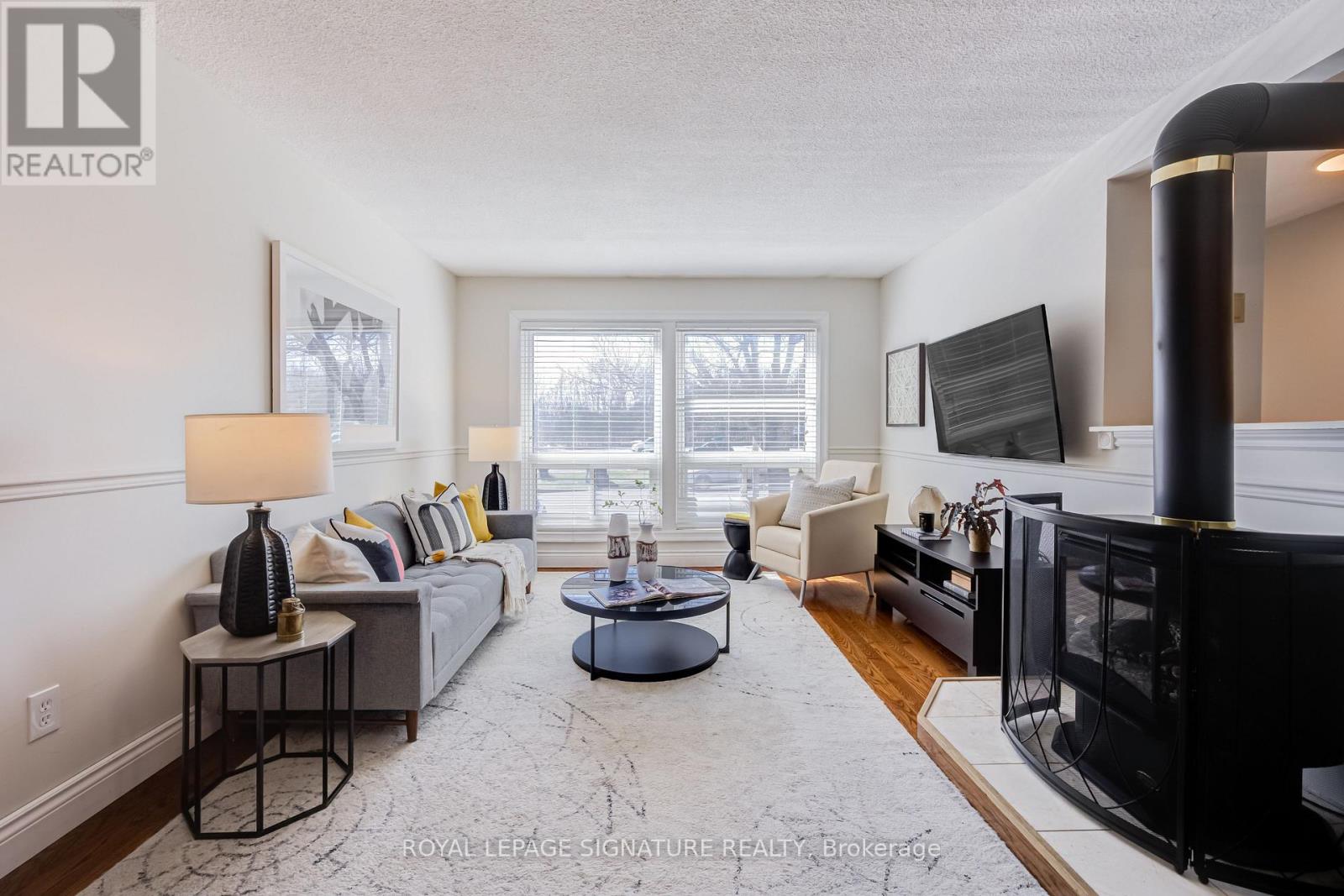 36 Randall Drive, Ajax, Ontario  L1S 6L2 - Photo 4 - E12994064