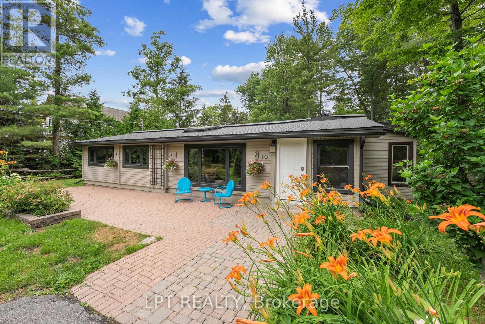 10 Maplewood Lane, Georgina, Ontario  L0E 1R0 - Photo 8 - N12999878