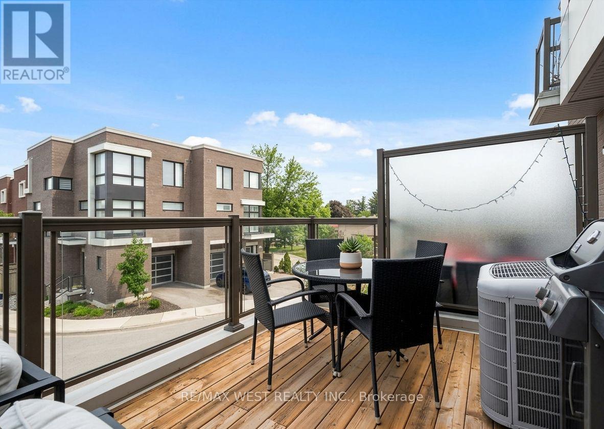 8208 Pine Valley Drive, Vaughan, Ontario L4L 0H6 - Photo 16 - N13002288