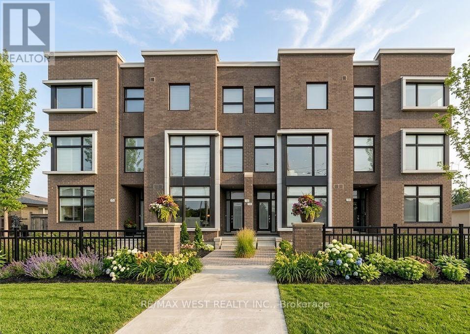 8208 PINE VALLEY DRIVE, Vaughan, Ontario