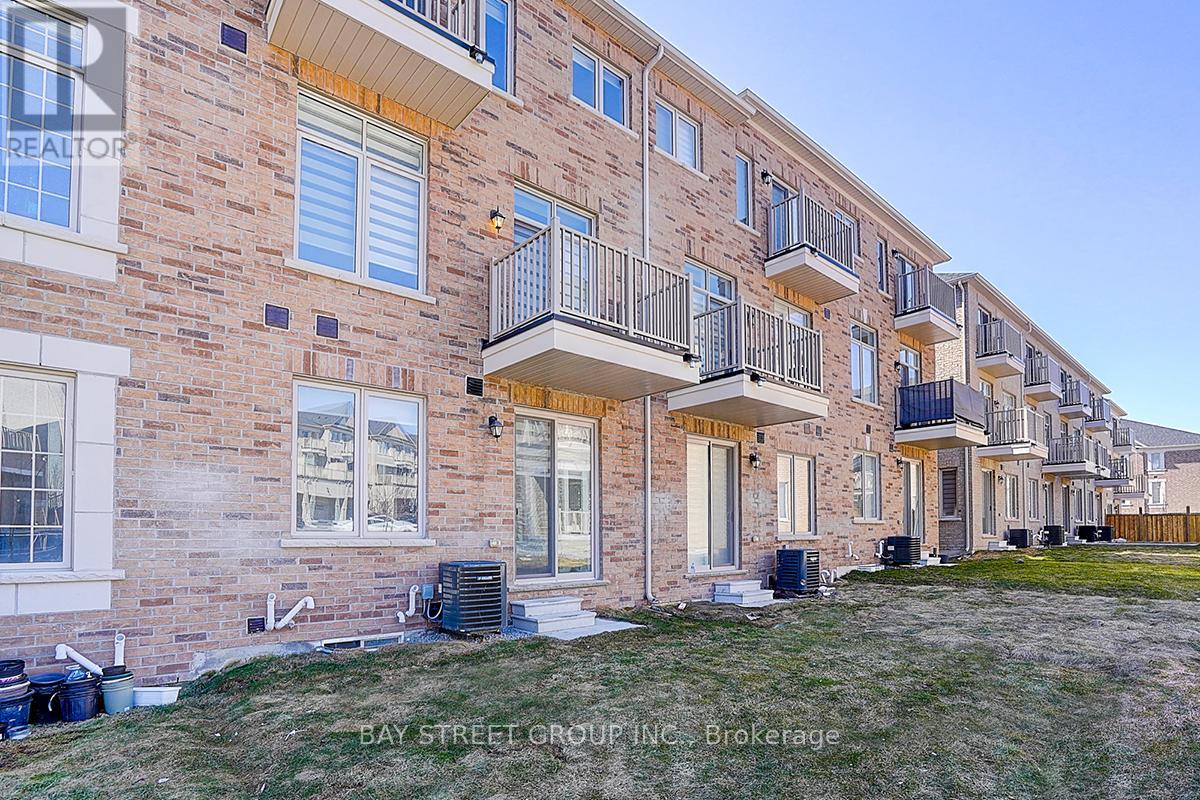 34 Phillipsen Way, Markham, Ontario  L3S 0E9 - Photo 3 - N13005304