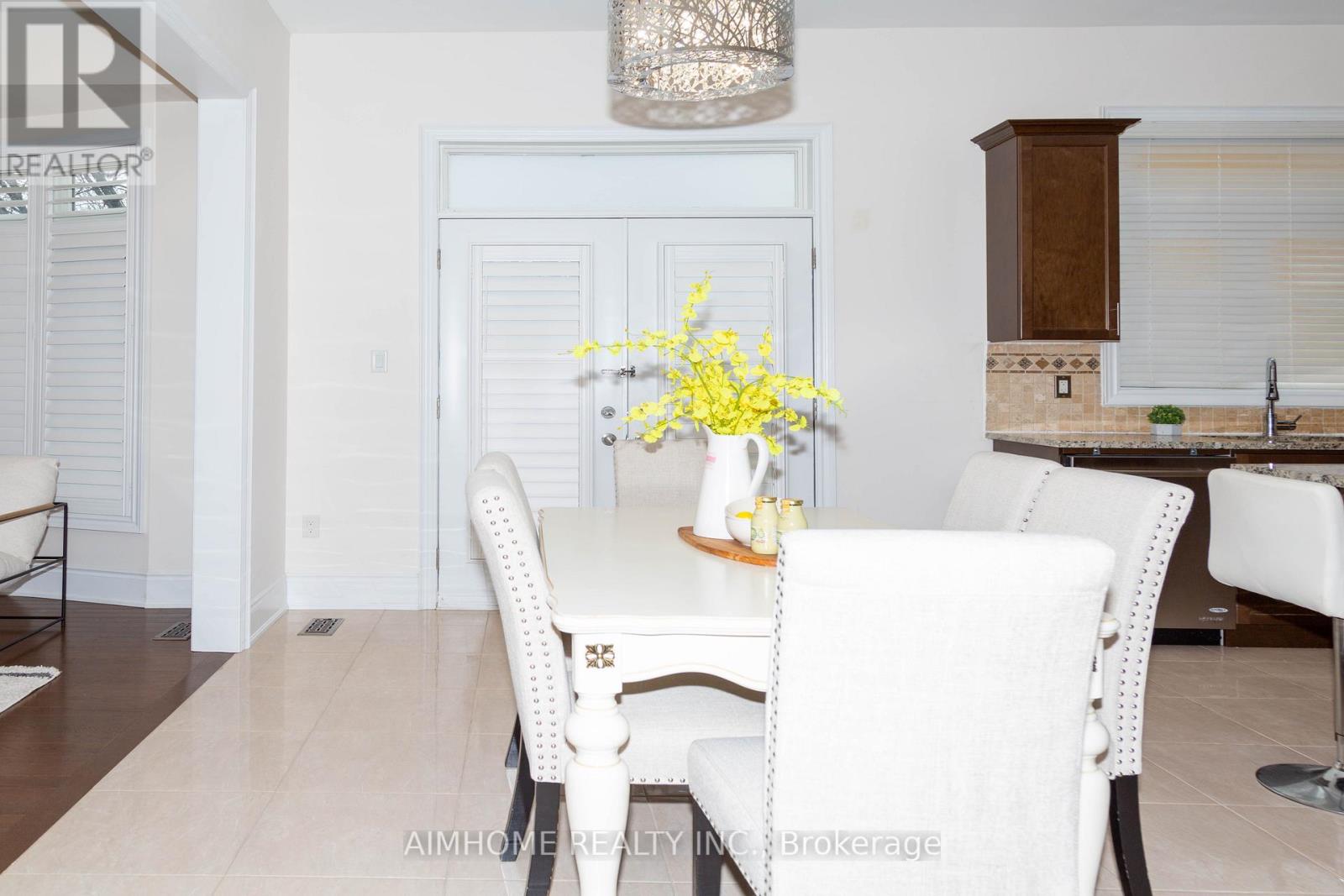 36 Gracedale Drive, Richmond Hill, Ontario  L4C 0Y3 - Photo 12 - N13005338