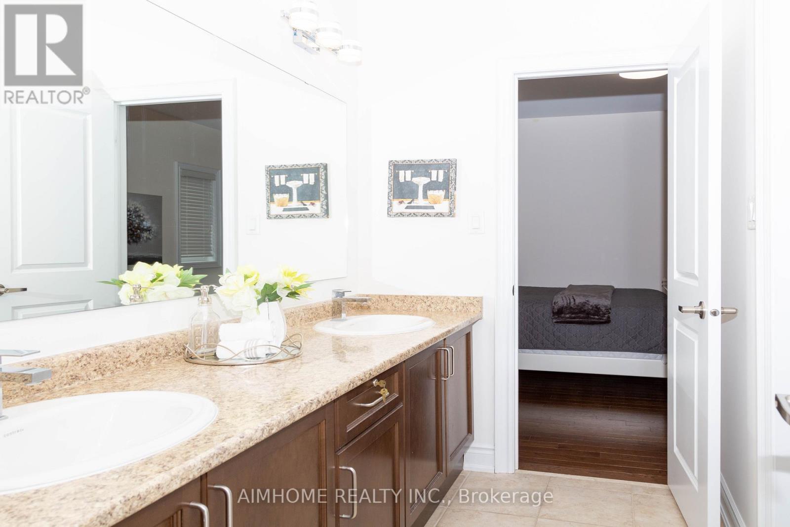 36 Gracedale Drive, Richmond Hill, Ontario  L4C 0Y3 - Photo 29 - N13005338