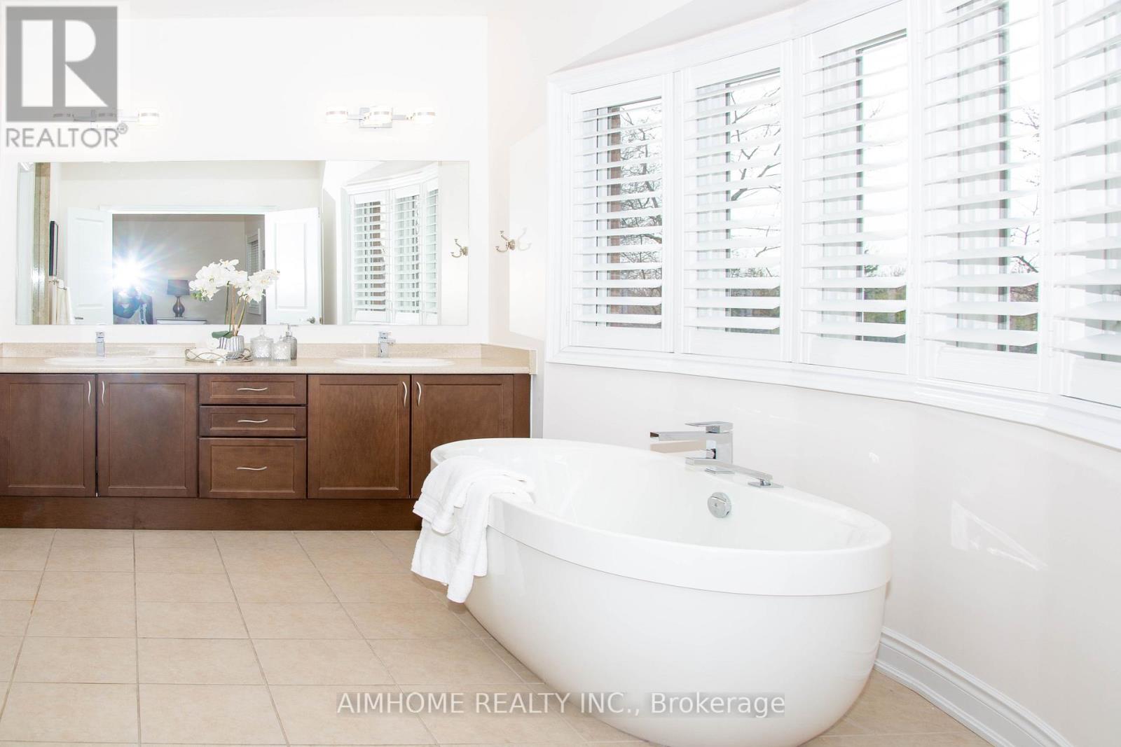 36 Gracedale Drive, Richmond Hill, Ontario  L4C 0Y3 - Photo 37 - N13005338