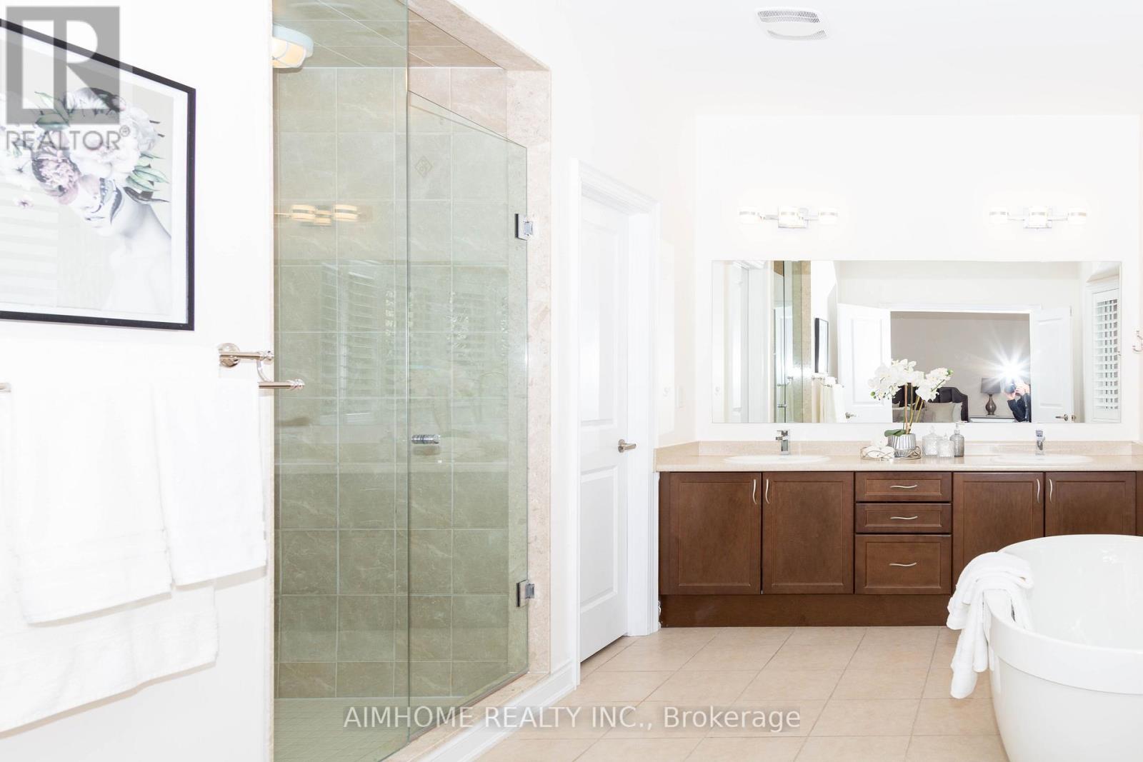 36 Gracedale Drive, Richmond Hill, Ontario  L4C 0Y3 - Photo 38 - N13005338