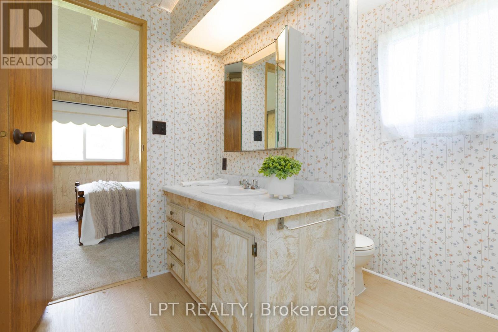 11 Geneva Court, Georgina, Ontario  L0E 1R0 - Photo 16 - N13005400