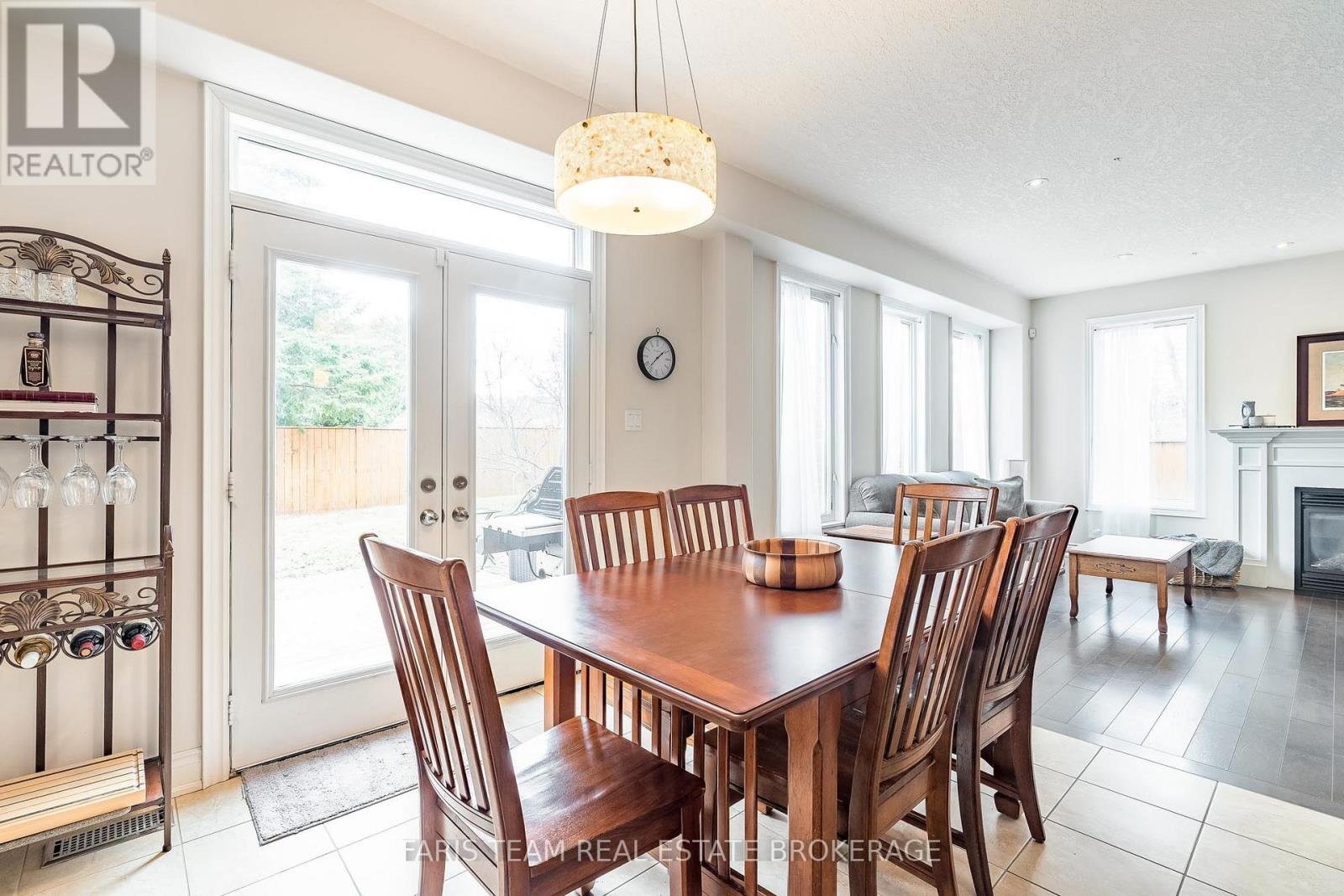 33 Auburn Court, Barrie, Ontario  L4N 6G9 - Photo 8 - S13005336