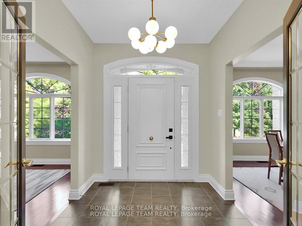 6196 Elkwood Drive, Ottawa, Ontario  K4P 1M9 - Photo 5 - X12919628