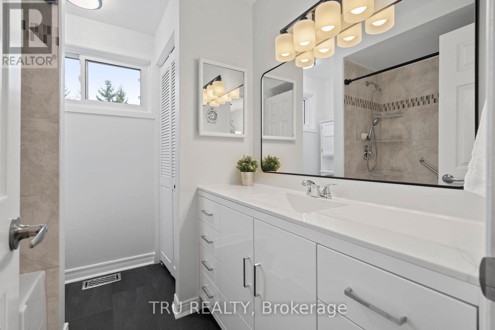 256 Hoylake Crescent, Ottawa, Ontario  K1E 2M8 - Photo 34 - X13004376