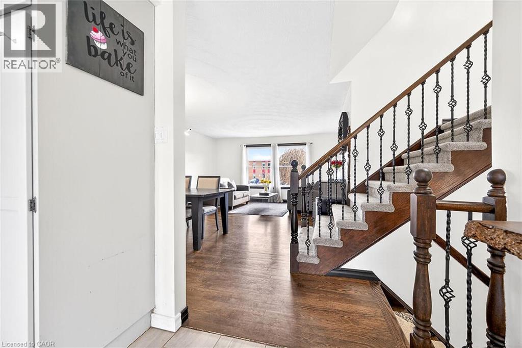 56 Hummingbird Lane, Hamilton, Ontario  L9A 4A9 - Photo 2 - 40821149