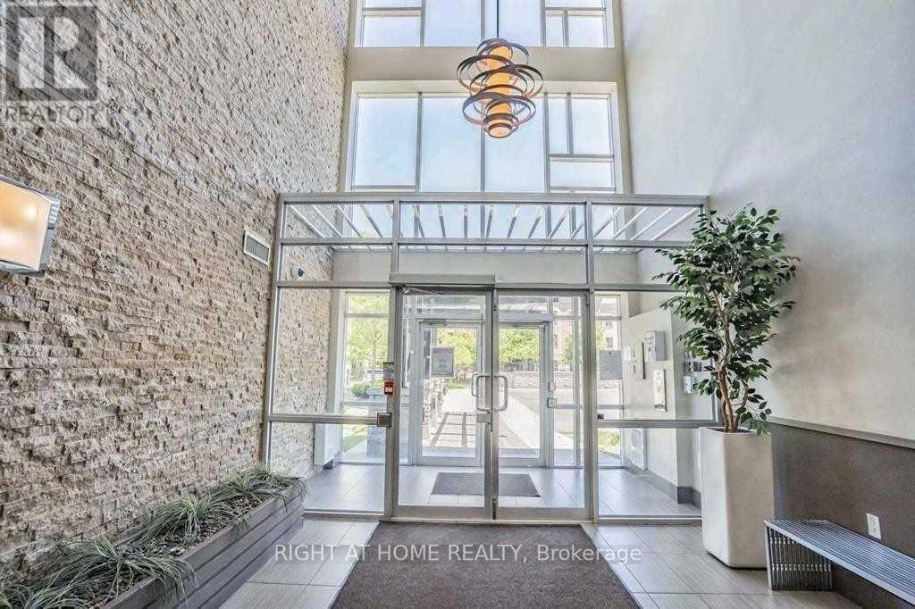 302 - 570 Lolita Gardens, Mississauga, Ontario  L5A 3K8 - Photo 2 - W13005310