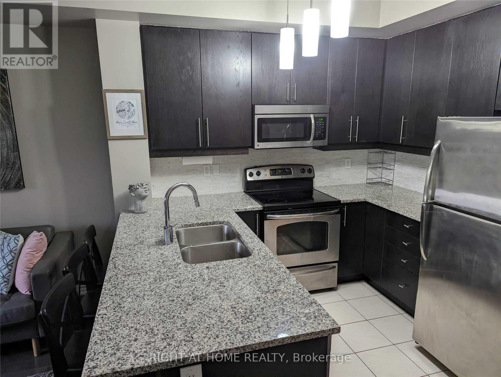 302 - 570 Lolita Gardens, Mississauga, Ontario  L5A 3K8 - Photo 5 - W13005310