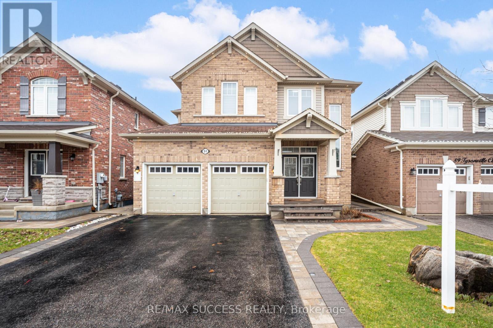 91 TYSONVILLE CIRCLE, Brampton, Ontario