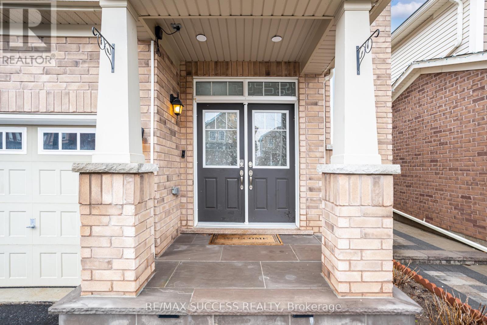 91 Tysonville Circle, Brampton, Ontario  L7A 4B2 - Photo 2 - W13005316