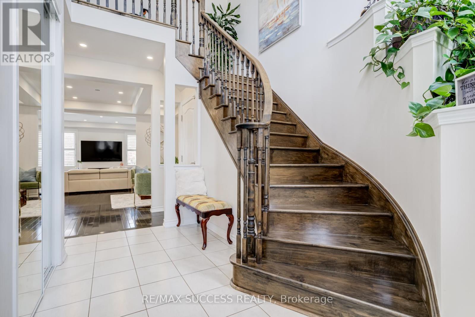 91 Tysonville Circle, Brampton, Ontario  L7A 4B2 - Photo 4 - W13005316