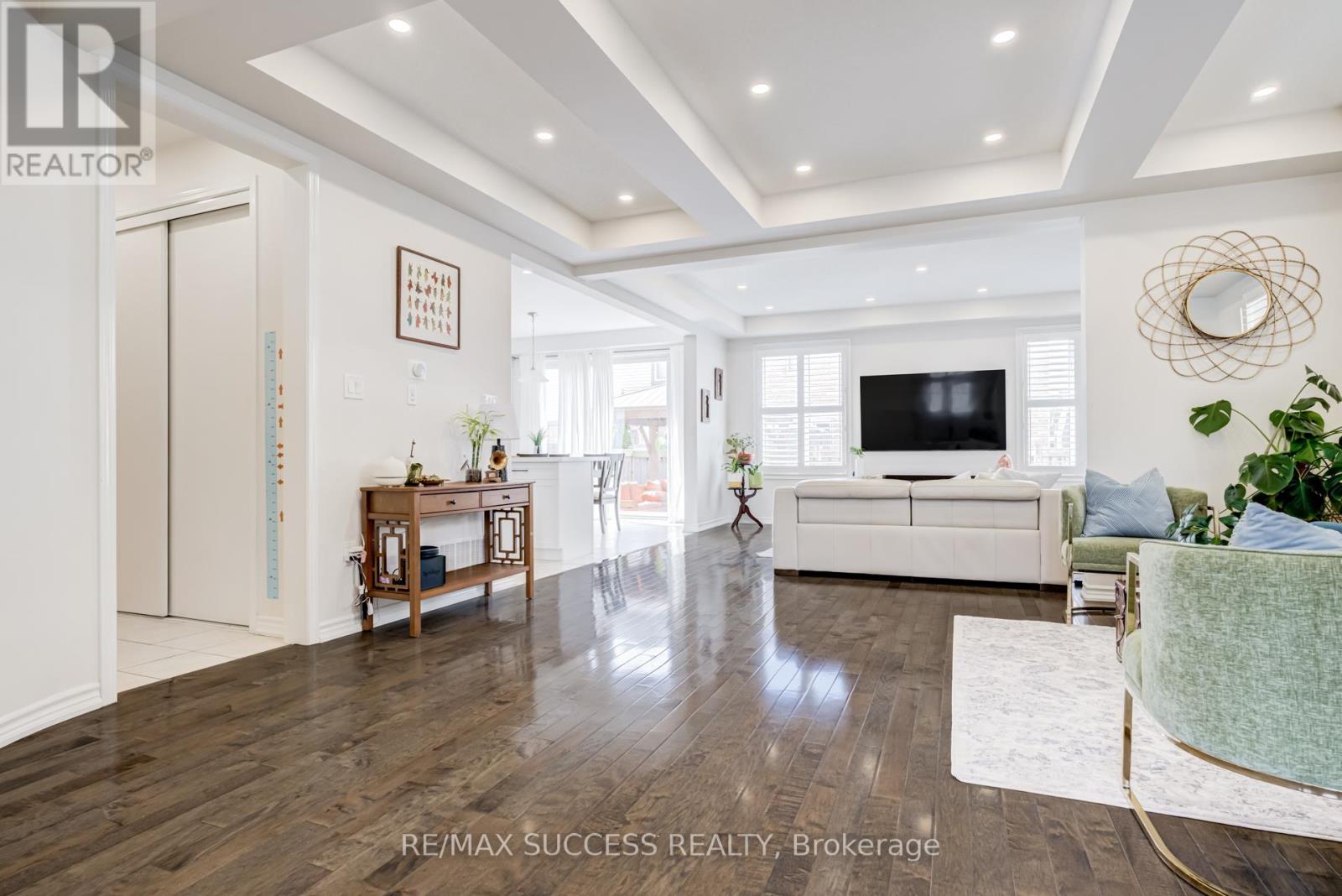 91 Tysonville Circle, Brampton, Ontario  L7A 4B2 - Photo 5 - W13005316