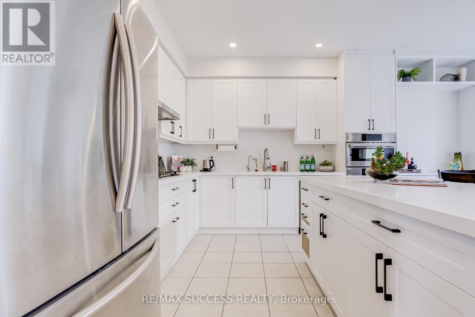 91 Tysonville Circle, Brampton, Ontario  L7A 4B2 - Photo 9 - W13005316