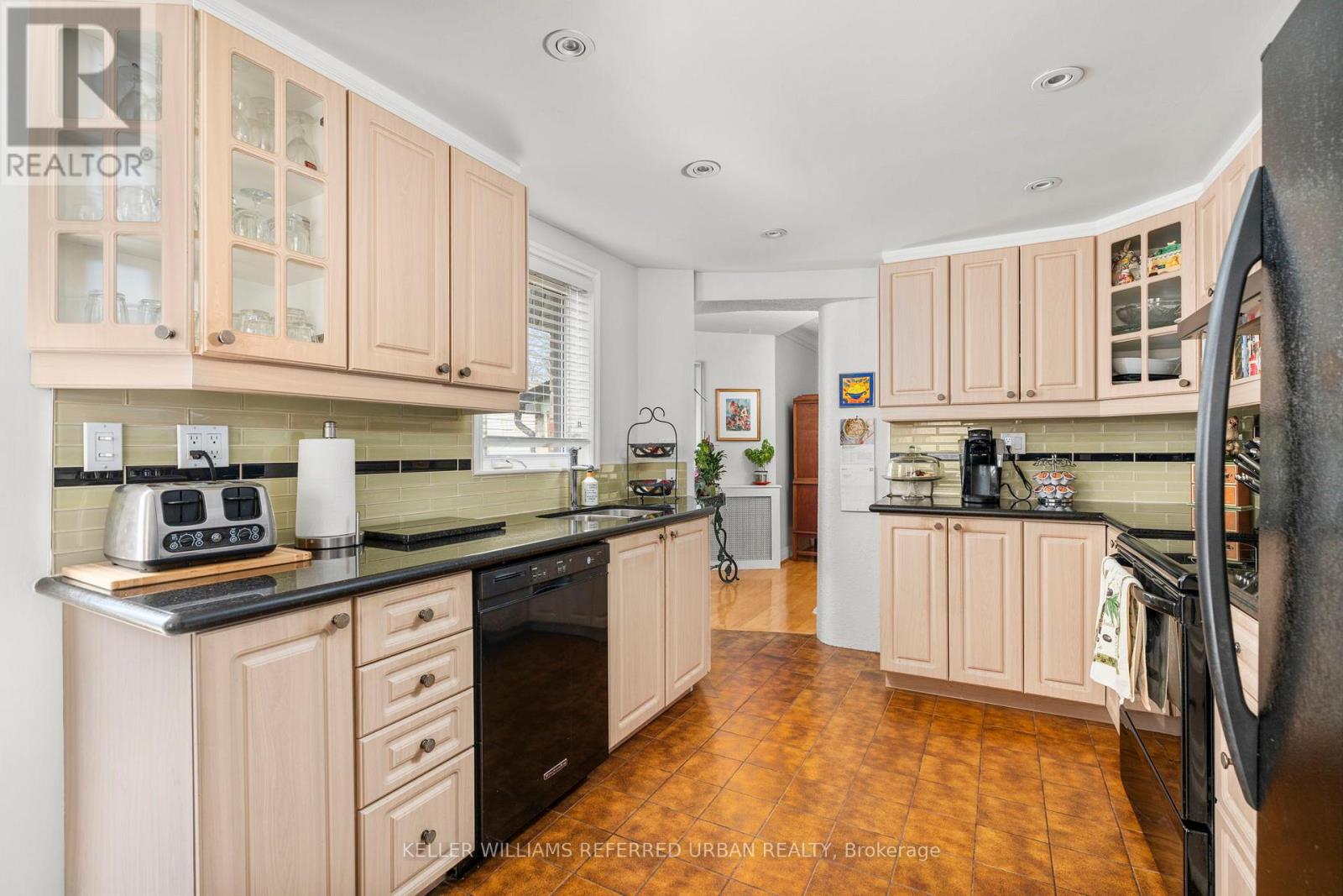 10 Landour Avenue, Toronto, Ontario  M6M 4J4 - Photo 16 - W13005332