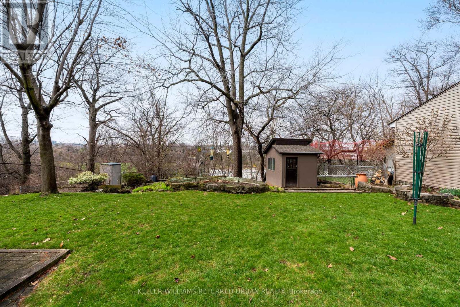 10 Landour Avenue, Toronto, Ontario  M6M 4J4 - Photo 37 - W13005332