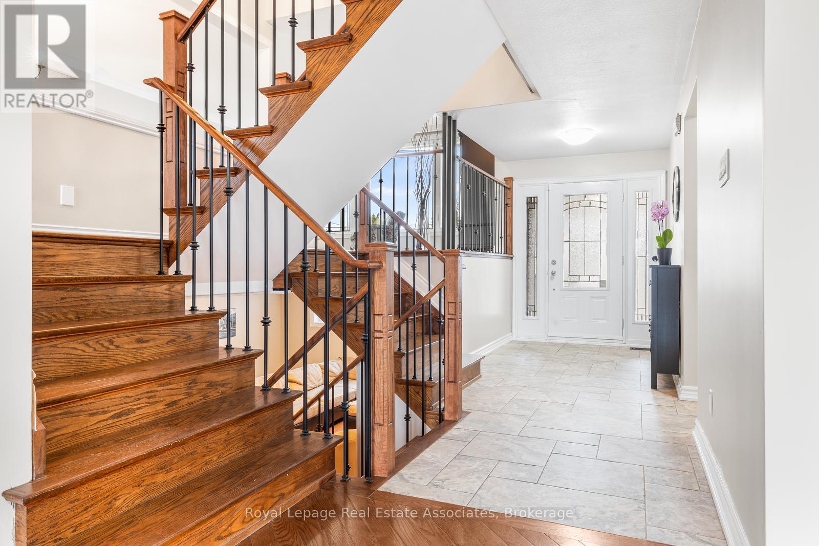 176 Daphne Avenue, Mississauga, Ontario  L5A 1M6 - Photo 4 - W13005340