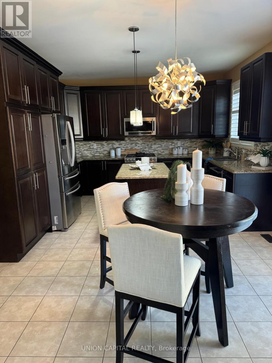 Room B - 21 Denbury Court, Whitby, Ontario  L1M 0H5 - Photo 6 - E13000544