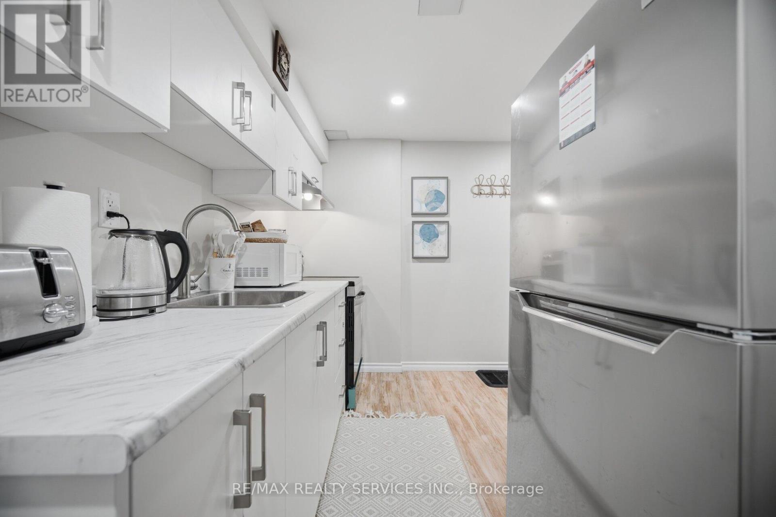 16 Langholm Court, Brampton, Ontario  L6Z 2Y1 - Photo 33 - W13005034