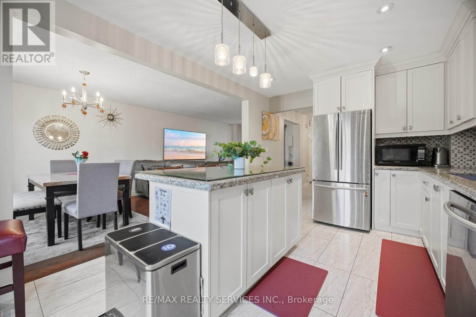 16 Langholm Court, Brampton, Ontario  L6Z 2Y1 - Photo 17 - W13005034