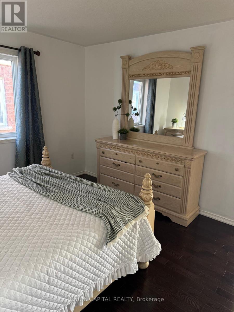 Room B - 21 Denbury Court, Whitby, Ontario  L1M 0H5 - Photo 3 - E13000544