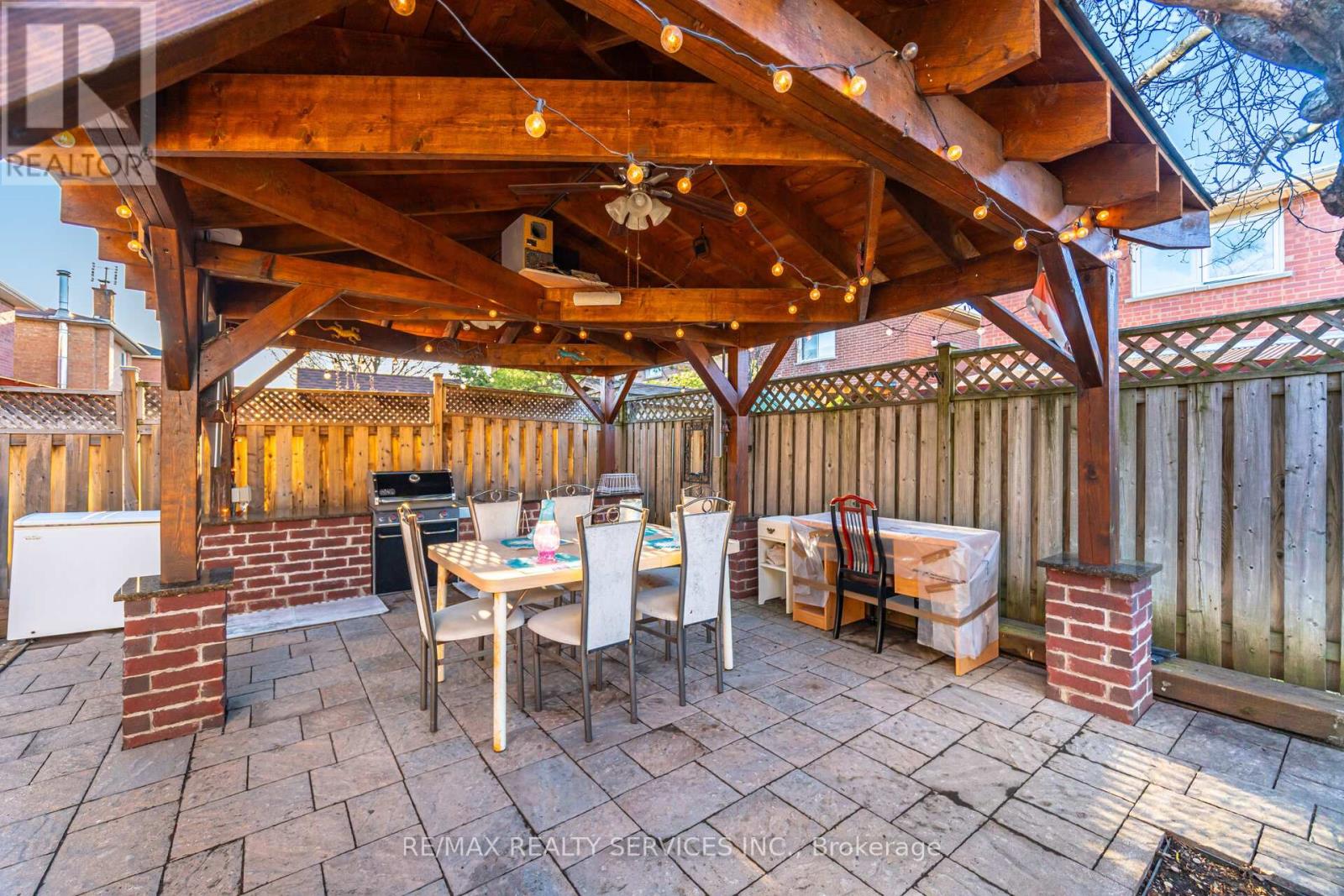 16 Langholm Court, Brampton, Ontario  L6Z 2Y1 - Photo 49 - W13005034