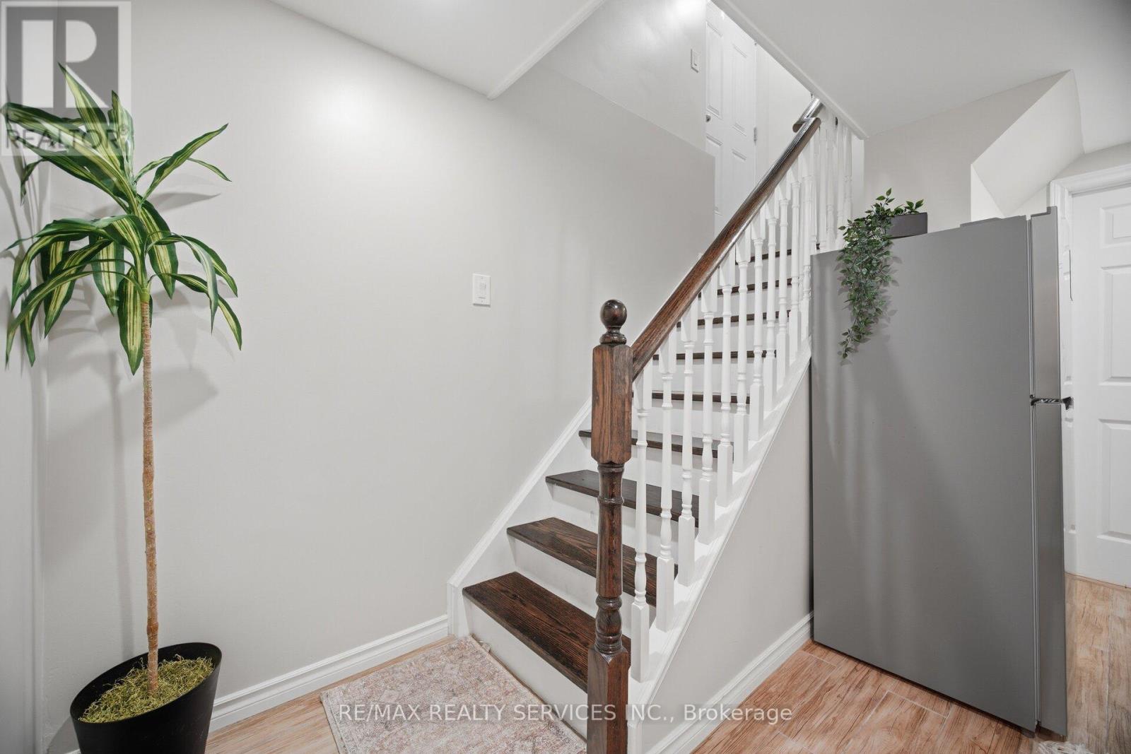 16 Langholm Court, Brampton, Ontario  L6Z 2Y1 - Photo 31 - W13005034