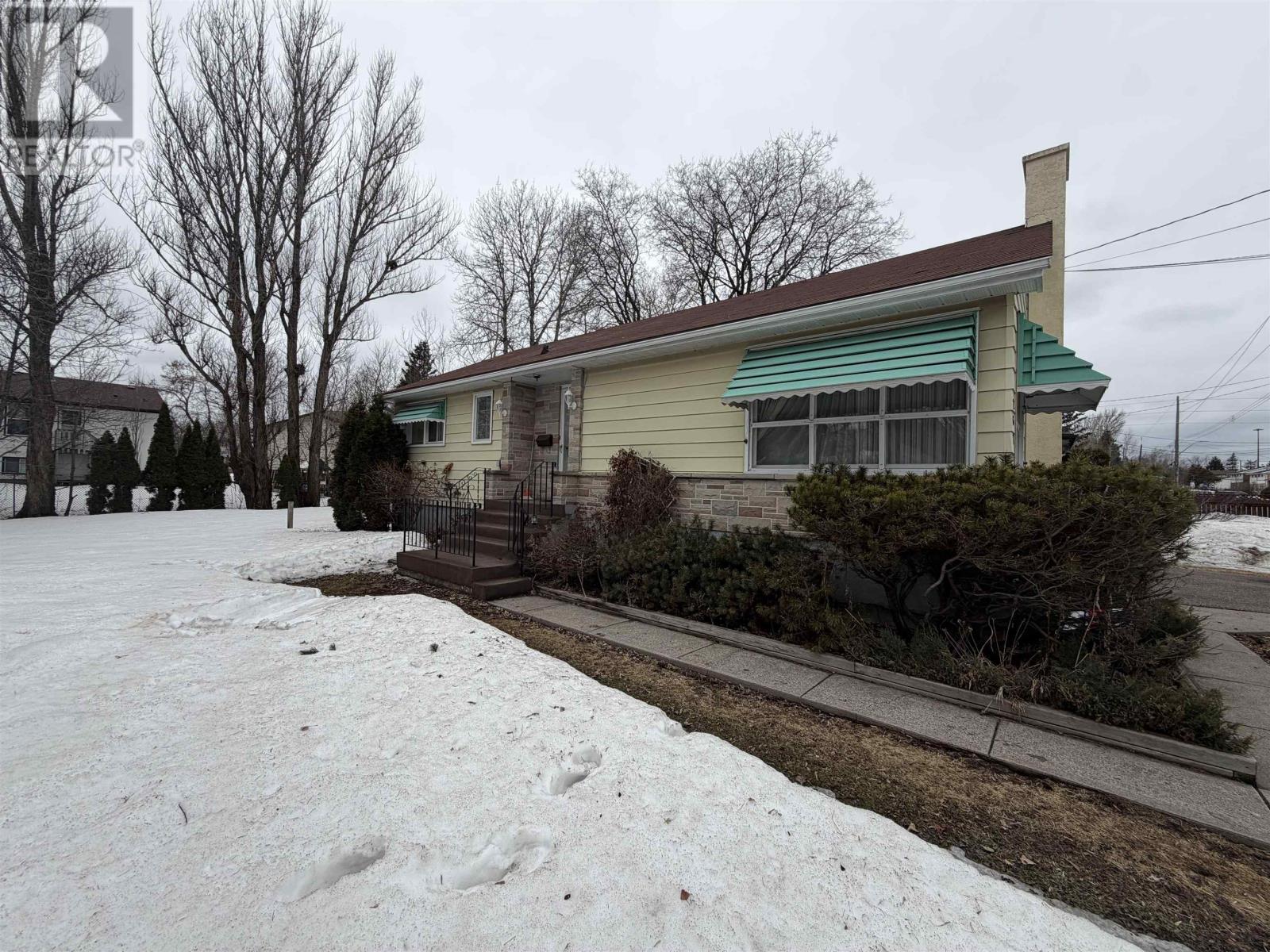 267 Windsor St, Thunder Bay, Ontario  P7B 1V5 - Photo 1 - TB2600713