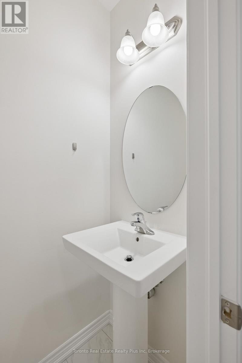 241 Broadacre Drive, Kitchener, Ontario  N2R 0S6 - Photo 22 - X13005378