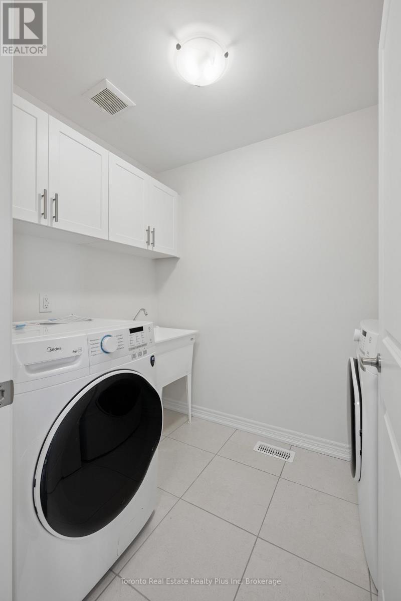 241 Broadacre Drive, Kitchener, Ontario  N2R 0S6 - Photo 29 - X13005378