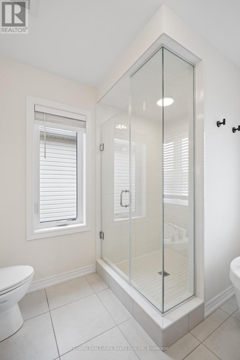 241 Broadacre Drive, Kitchener, Ontario  N2R 0S6 - Photo 36 - X13005378