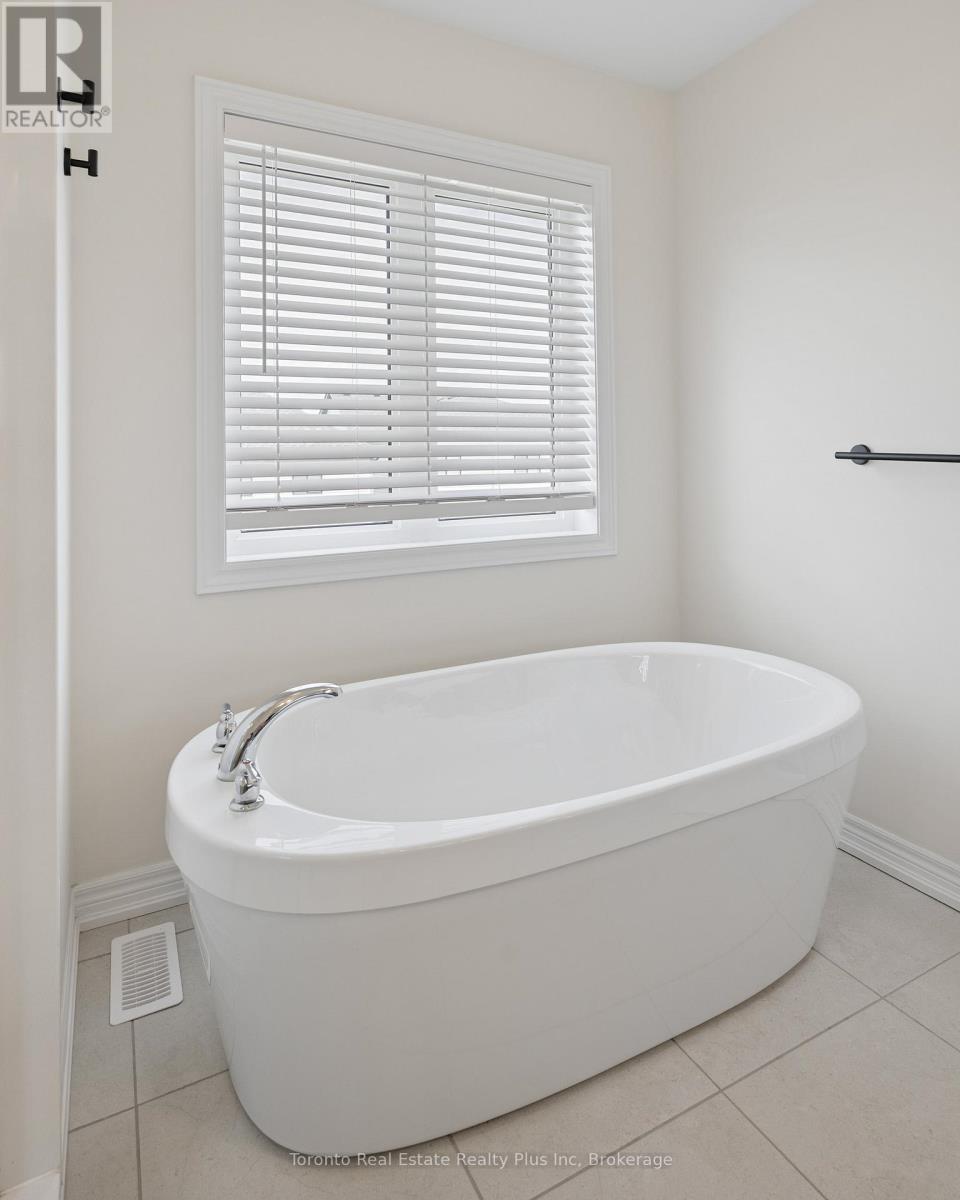 241 Broadacre Drive, Kitchener, Ontario  N2R 0S6 - Photo 37 - X13005378