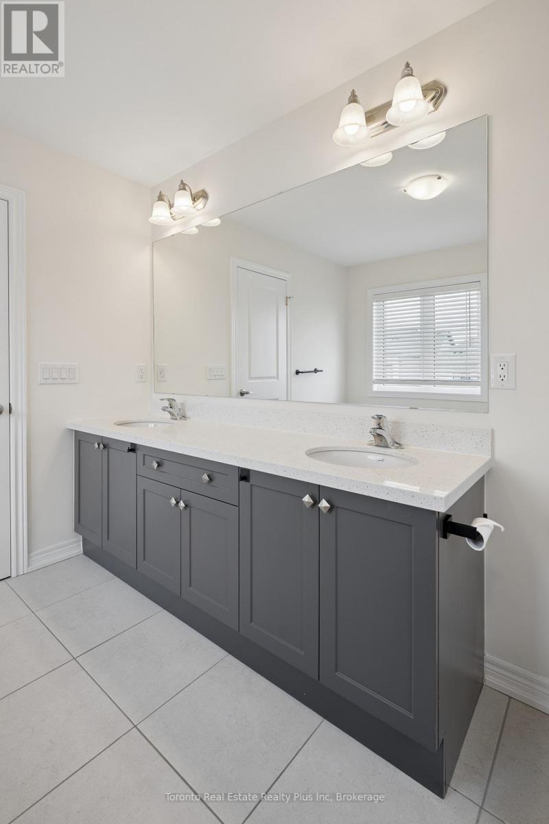 241 Broadacre Drive, Kitchener, Ontario  N2R 0S6 - Photo 38 - X13005378