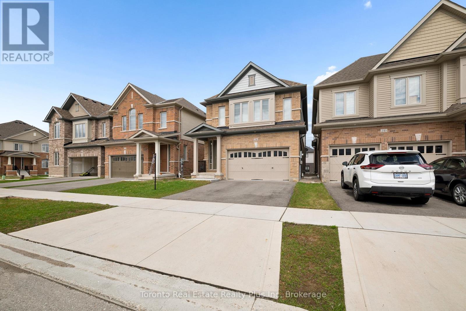 241 Broadacre Drive, Kitchener, Ontario  N2R 0S6 - Photo 4 - X13005378