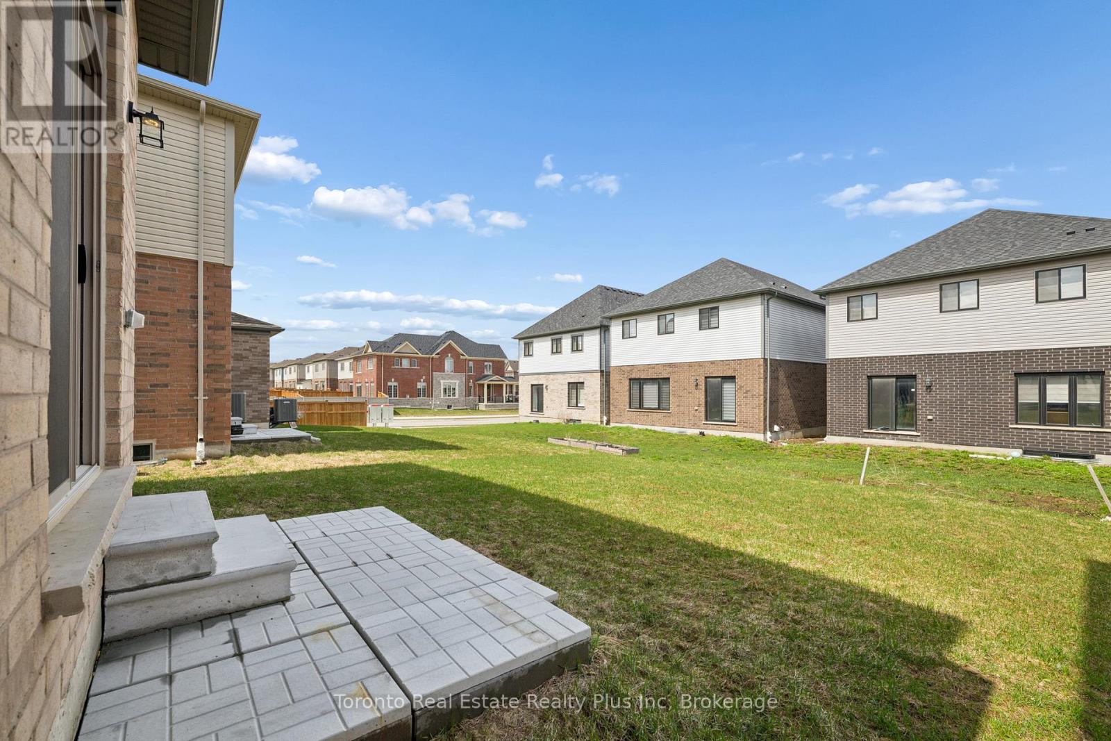 241 Broadacre Drive, Kitchener, Ontario  N2R 0S6 - Photo 42 - X13005378